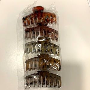 Hair claws one package contains 5 hair claws